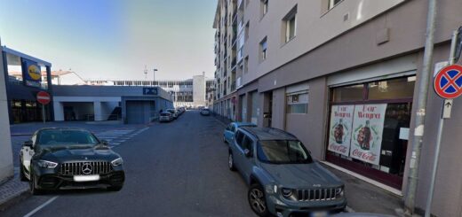 Mercedes rubata in via Pollaiuolo a Trieste