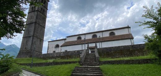 Socchieve - Pieve di Santa Maria Annunziata di Castoia e antico cimitero - © Delegazione FAI Udine